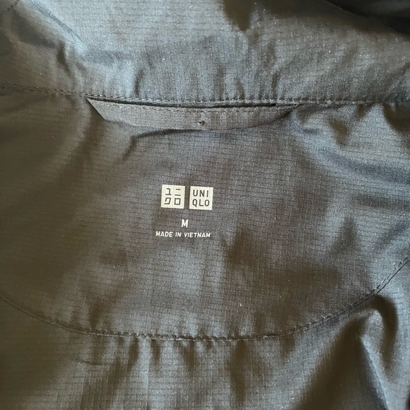 UNIQLO Lightweight Jacket Black Size Medium - Picture 6 of 10